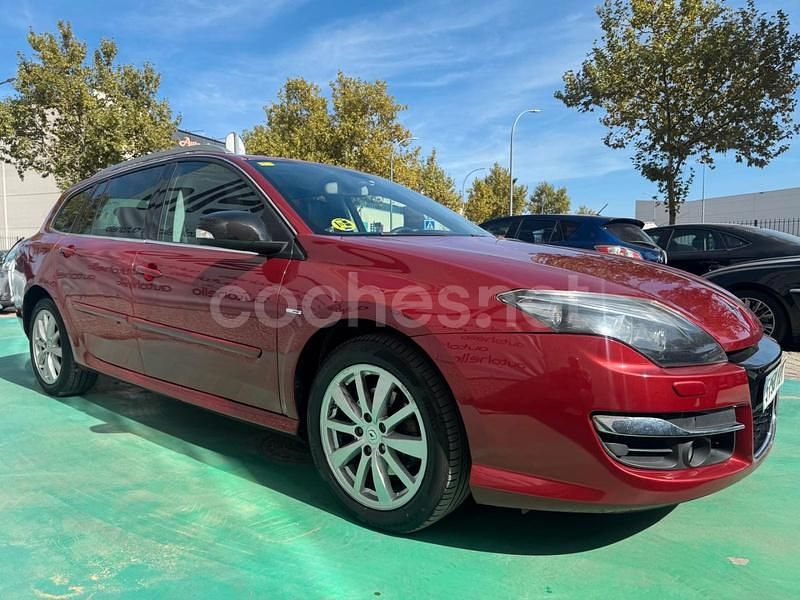 Usado Renault Laguna III Bose Edition 150 CV (110 kW) 2011 Granate Familiar