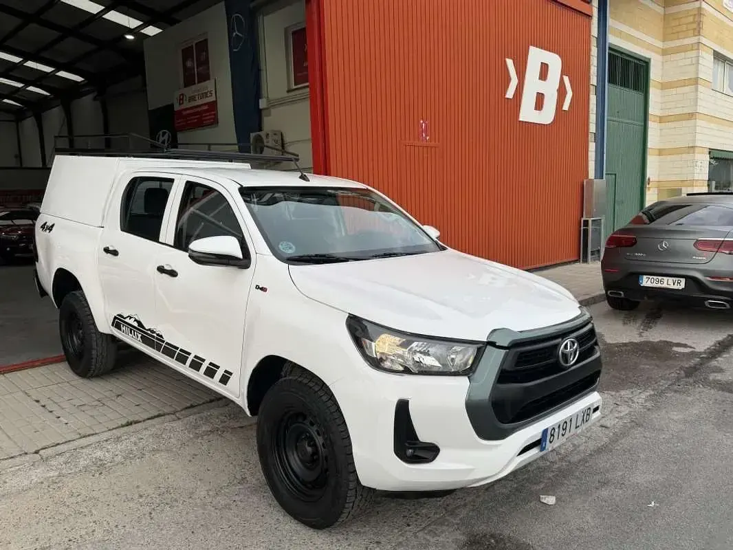 Usado Toyota HiLux 150 CV (110 kW) 2022 Blanco Pickup/Camioneta