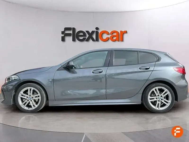 Usado BMW 118 150 CV (110 kW) 2020 Gris / plata Berlina