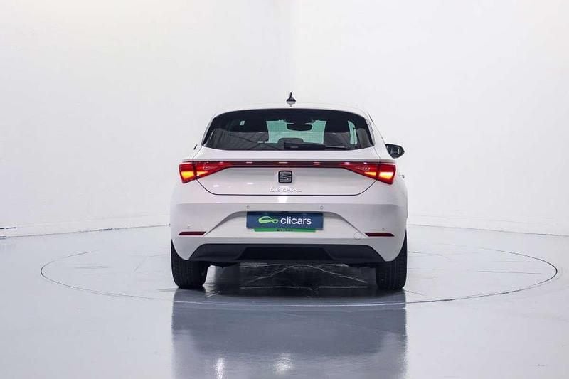 Usado Seat Leon Style 116 CV (85 kW) 2021 Blanco Utilitario