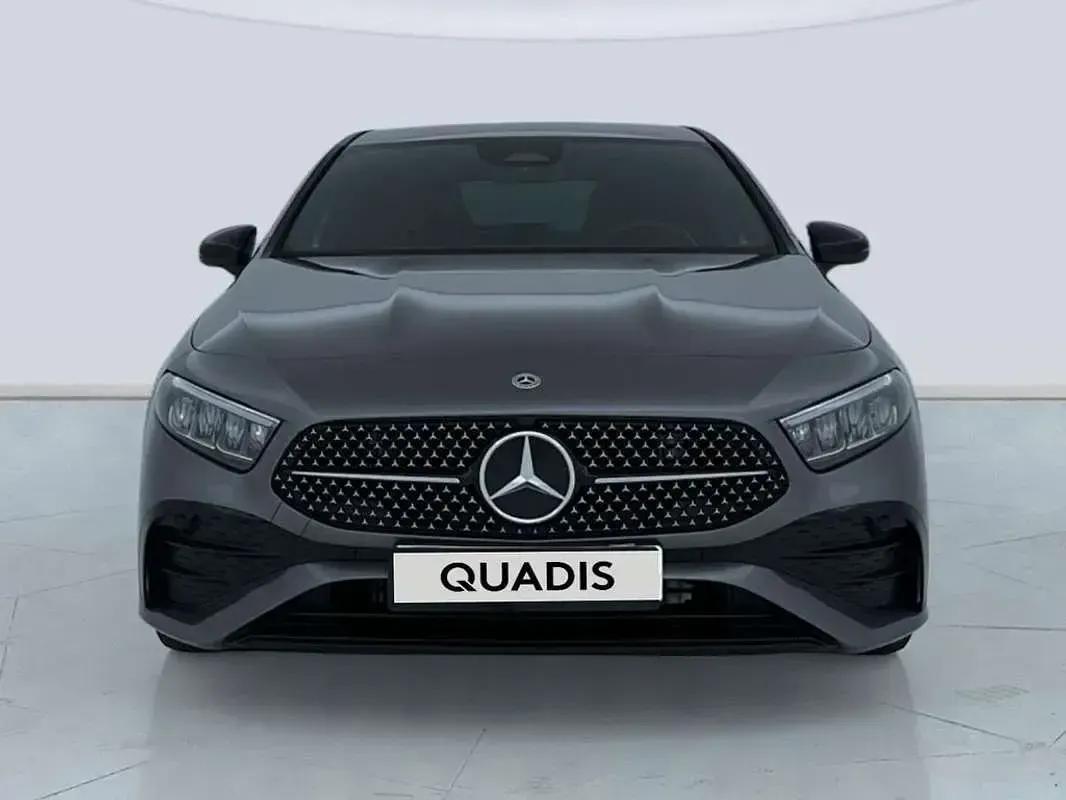 Usado Mercedes A250 Advanced 224 CV (164 kW) 2023 Gris Utilitario
