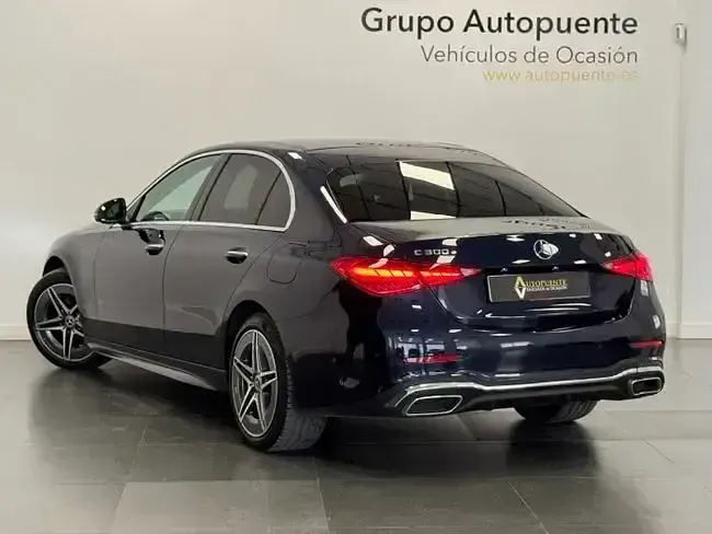 Usado Mercedes C300e AMG 313 CV (230 kW) 2023 Azul Berlina