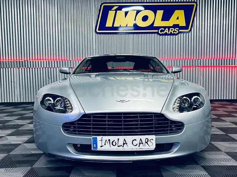 Usado Aston Martin V8 Vantage 420 CV (308 kW) 2010 Gris / plata Coupe
