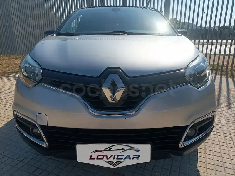 Usado Renault Captur Zen 90 CV (66 kW) 2013 Gris / plata SUV