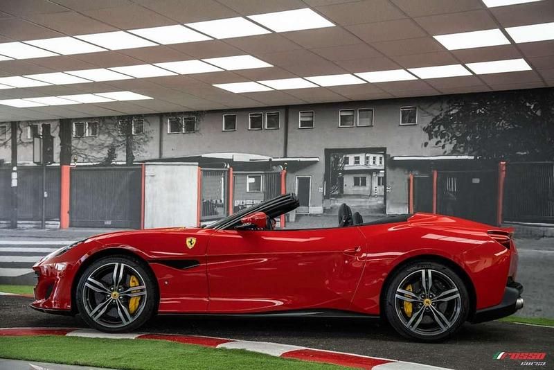 Usado Ferrari Portofino 600 CV (441 kW) 2019 Rosso corsa Descapotable