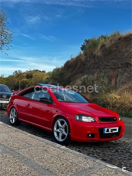 Rojo Usado 2001 Opel Astra Coupe | 4500 € (Caro) - Imagen 1/4