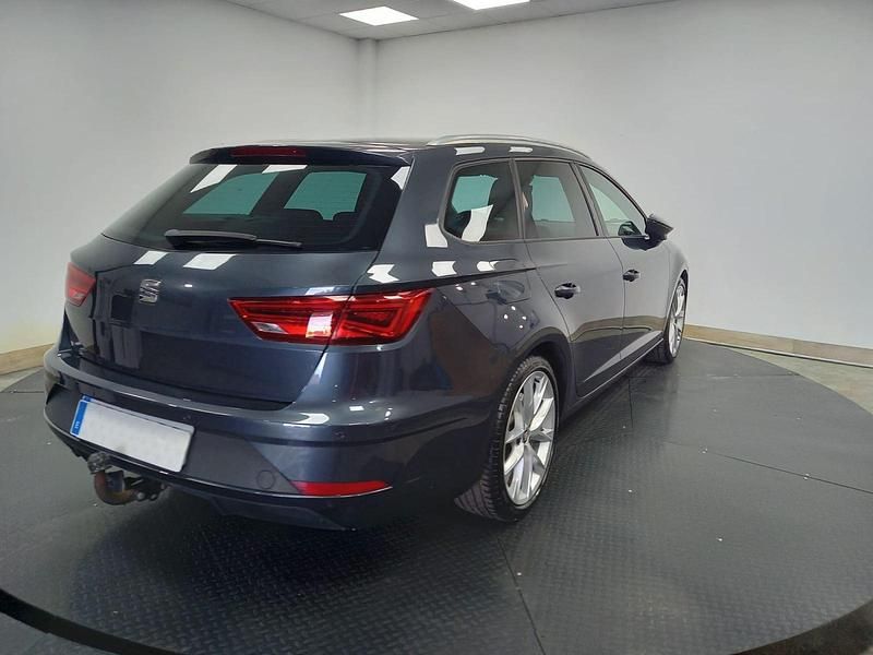 Usado Seat Leon ST FR 151 CV (111 kW) 2019 Gris Familiar