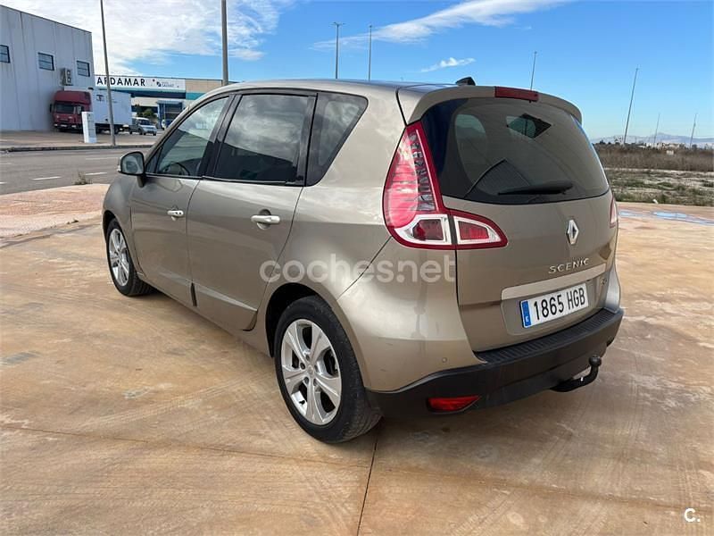 Usado Renault Scénic III Dynamique 130 CV (95 kW) 2011 Beige Monovolumen