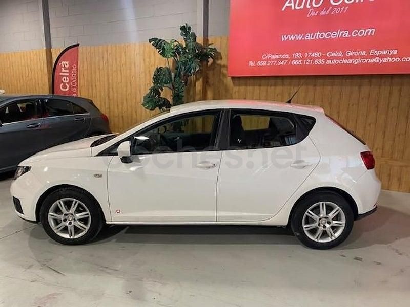 Usado Seat Ibiza Reference 85 CV (62 kW) 2012 Blanco Berlina
