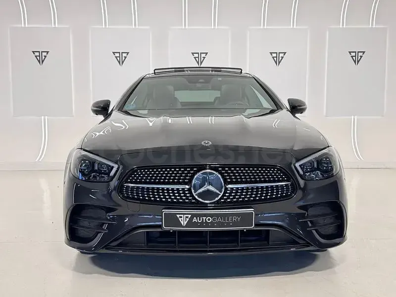 Usado Mercedes E400 330 CV (242 kW) 2021 Gris / plata Coupe