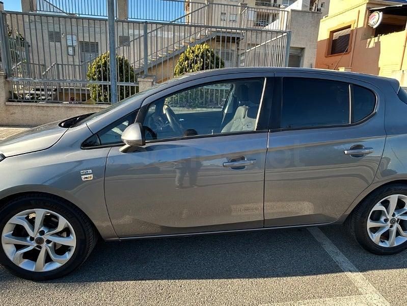 Usado Opel Corsa 90 CV (66 kW) 2019 Gris / plata Utilitario