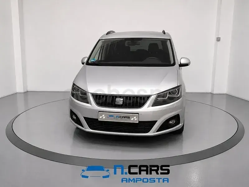 Usado Seat Alhambra Style 140 CV (102 kW) 2013 Gris / plata Monovolumen