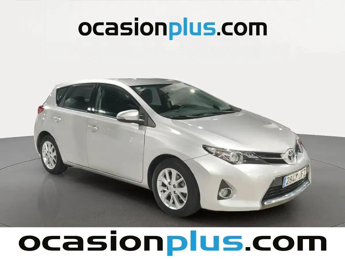 Usado Toyota Auris Active 132 CV (97 kW) 2015 Gris plata Utilitario