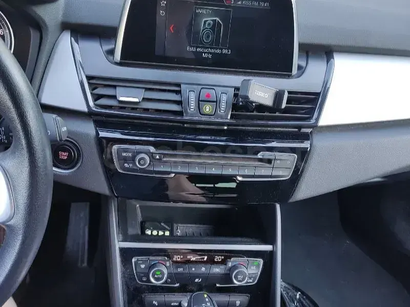 Usado BMW 225 Active Tourer iPerformance 224 CV (164 kW) 2020 Gris / plata Monovolumen