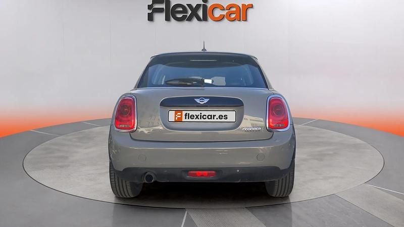 Usado Mini Cooper 136 CV (100 kW) 2017 Gris Utilitario