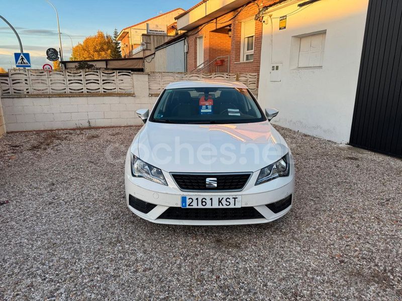 Usado Seat Leon Style 110 CV (80 kW) 2018 Blanco Berlina