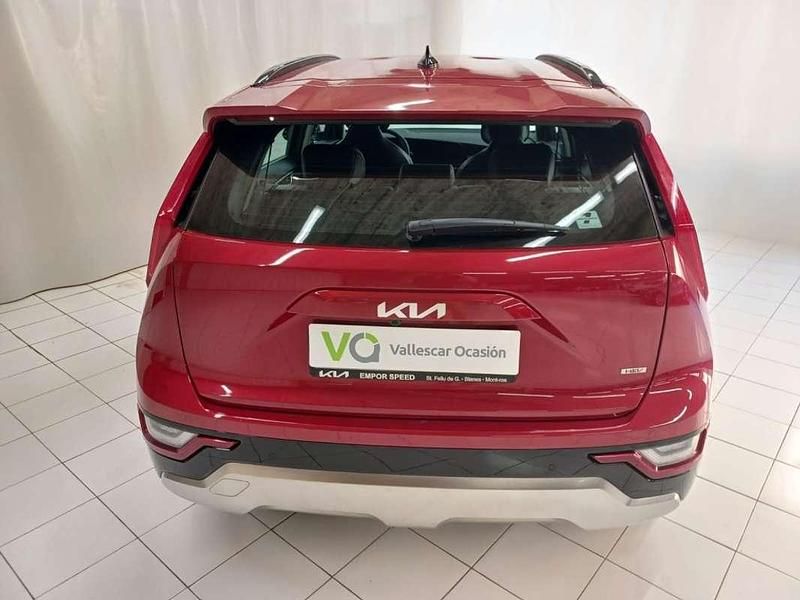 Usado Kia Niro 141 CV (103 kW) 2025 Rojo SUV