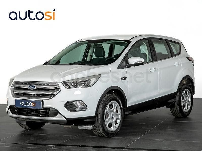 Usado Ford Kuga Trend 120 CV (88 kW) 2019 Blanco SUV
