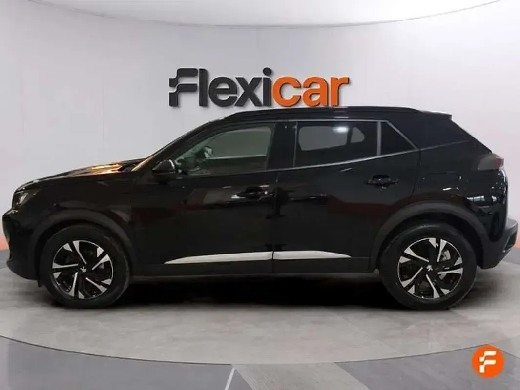 Usado Peugeot 2008 Allure 131 CV (96 kW) 2021 Negro SUV