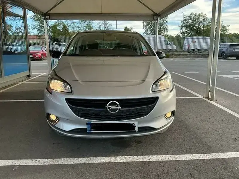 Usado Opel Corsa Selective 90 CV (66 kW) 2019 Gris / plata Utilitario