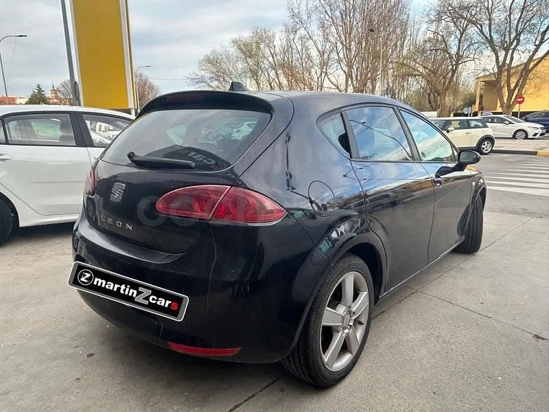 Usado Seat Leon Sport 140 CV (102 kW) 2005 Negro Utilitario