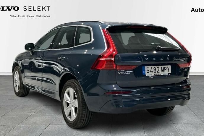Begagnad Volvo XC60 Core 197 HK (144 kW) 2024 Blå SUV