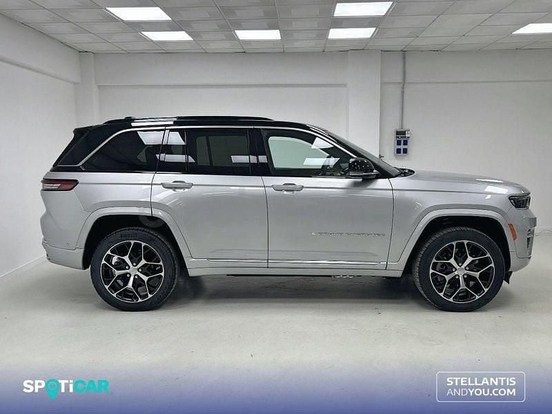 Usado Jeep Grand Cherokee Summit 381 CV (280 kW) 2023 Gris / plata SUV