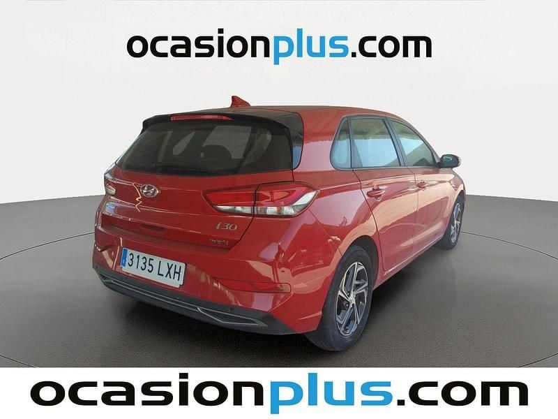 Usado Hyundai i30 120 CV (88 kW) 2022 Rojo Utilitario
