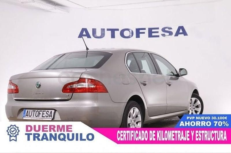 Usado Skoda Superb Elegance 140 CV (102 kW) 2009 Marrón Berlina