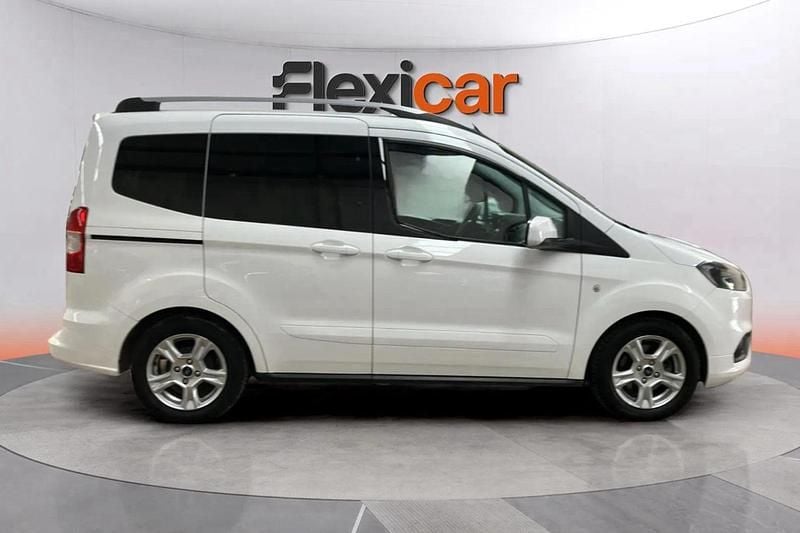 Usado Ford Tourneo Courier Titanium 100 CV (73 kW) 2019 Blanco Monovolumen