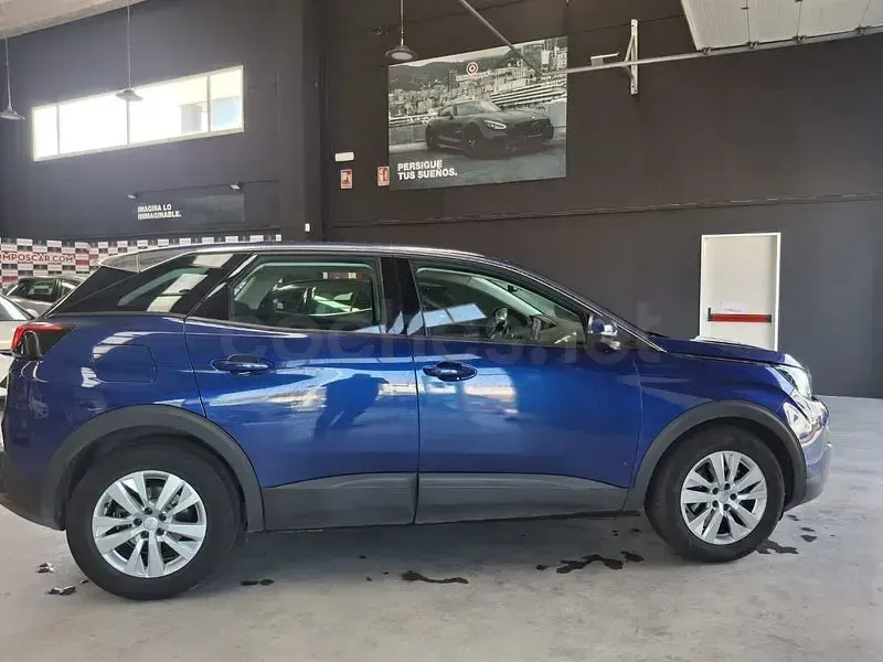 Usado Peugeot 3008 Allure 130 CV (95 kW) 2019 Azul SUV