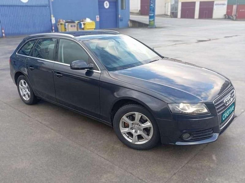 Usado Audi A4 Premium 143 CV (105 kW) 2011 Azul Familiar