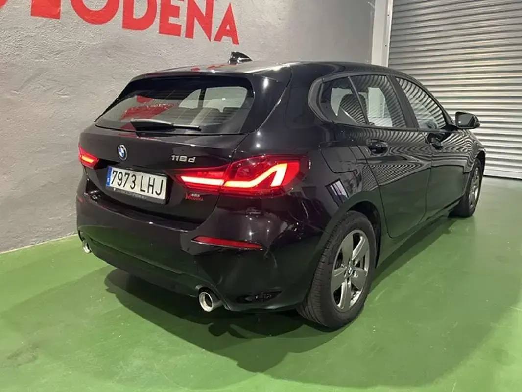 Usado BMW 118 150 CV (110 kW) 2020 Negro Utilitario