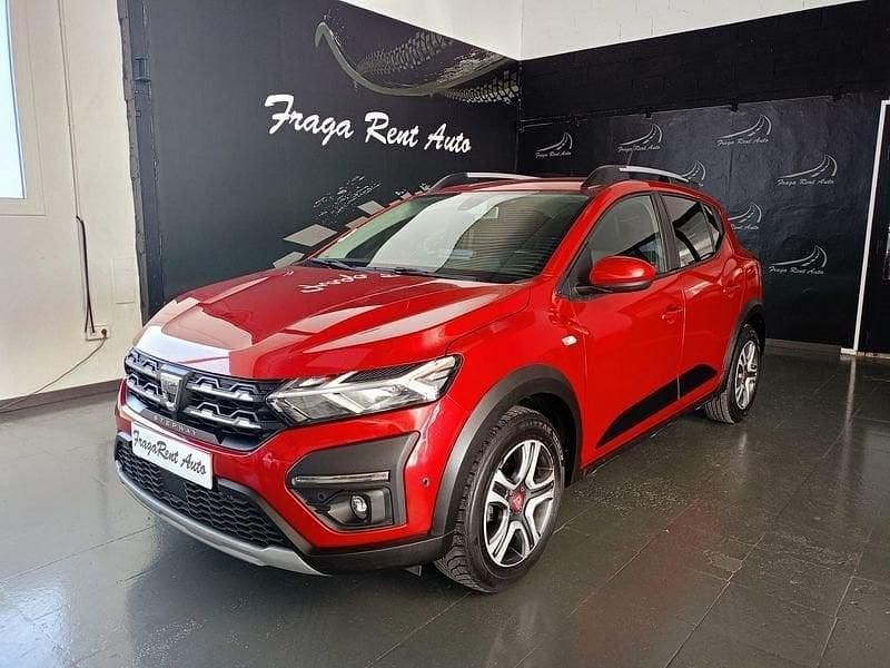 Usado Dacia Sandero Comfort 90 CV (66 kW) 2022 Rojo Utilitario