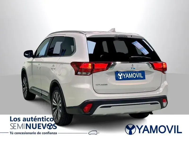 Usado Mitsubishi Outlander Motion 150 CV (110 kW) 2021 Blanco SUV