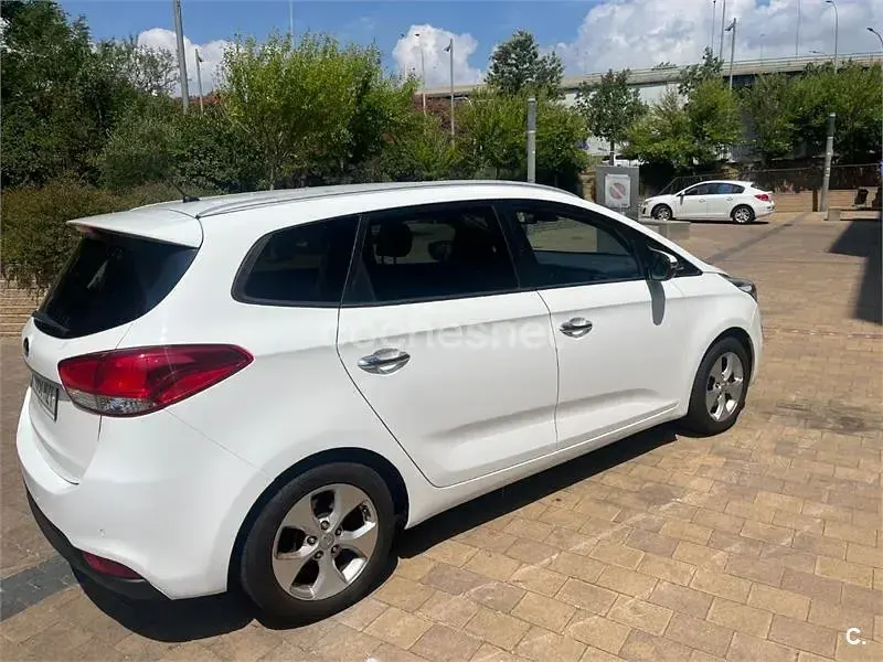 Usado Kia Carens 135 CV (99 kW) 2014 Blanco Monovolumen