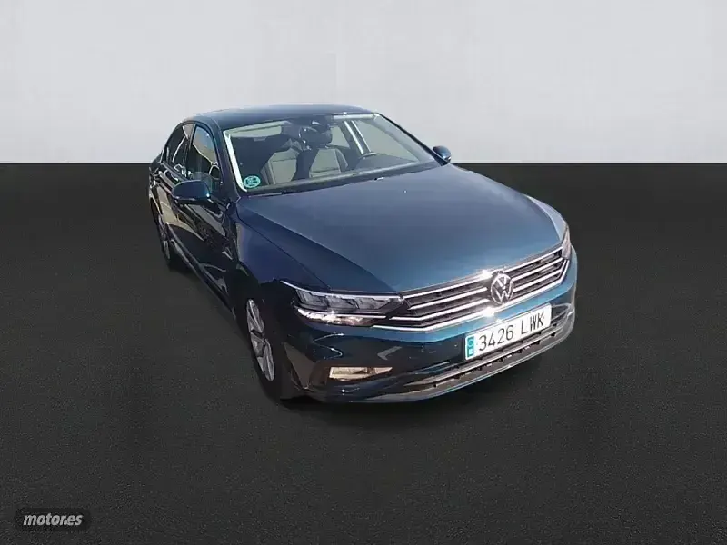 Usado VW Passat Business 122 CV (89 kW) 2022 Azul Familiar