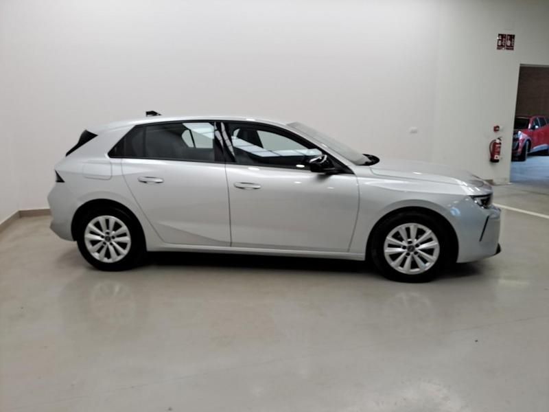 Usado Opel Astra Edition 110 CV (80 kW) 2023 Gris Berlina