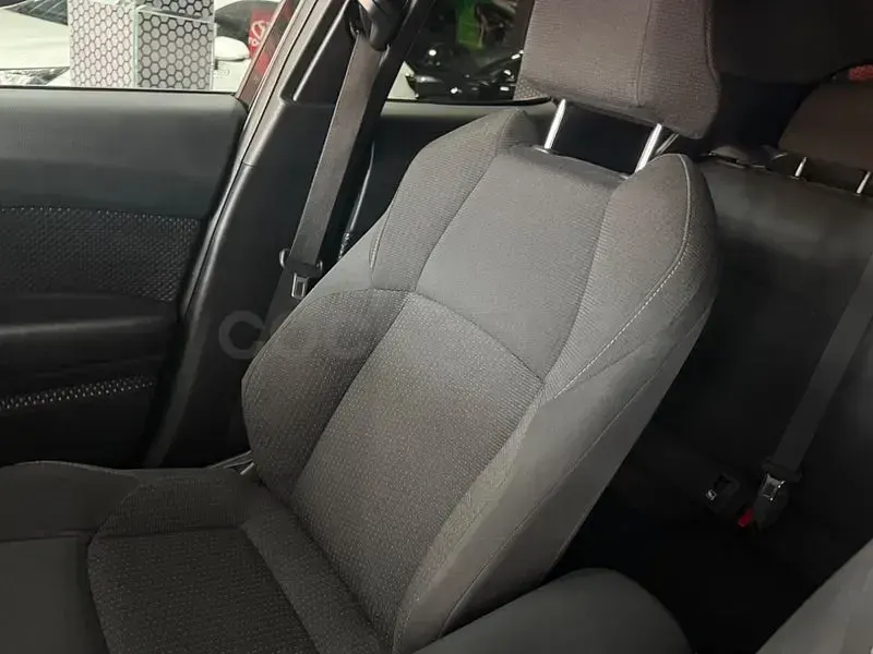 Usado Toyota Corolla Active 122 CV (89 kW) 2020 Blanco Berlina