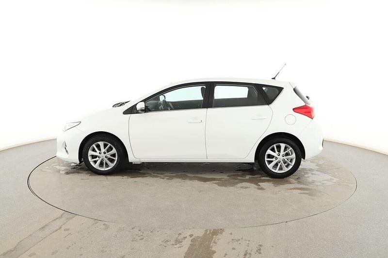 Usado Toyota Auris 132 CV (97 kW) 2015 Blanco Berlina