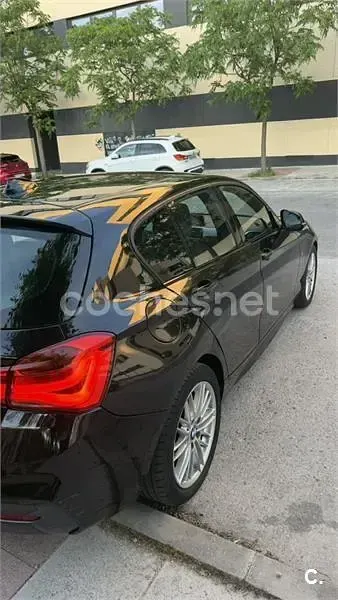 Usado BMW 118 150 CV (110 kW) 2018 Negro Utilitario