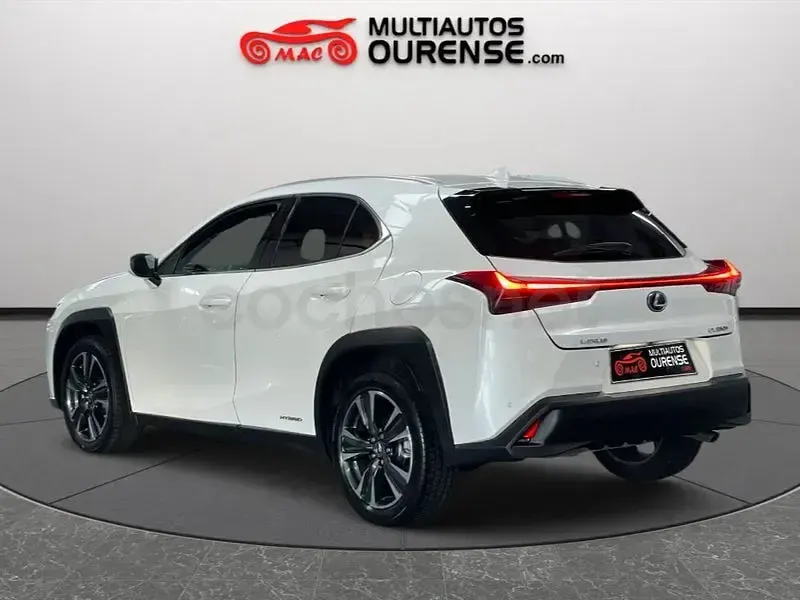 Usado Lexus UX Sport Line 184 CV (135 kW) 2022 Blanco SUV