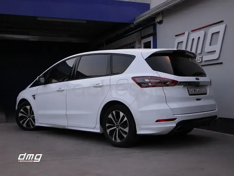 Usado Ford S-MAX ST-Line 190 CV (139 kW) 2019 Blanco Monovolumen