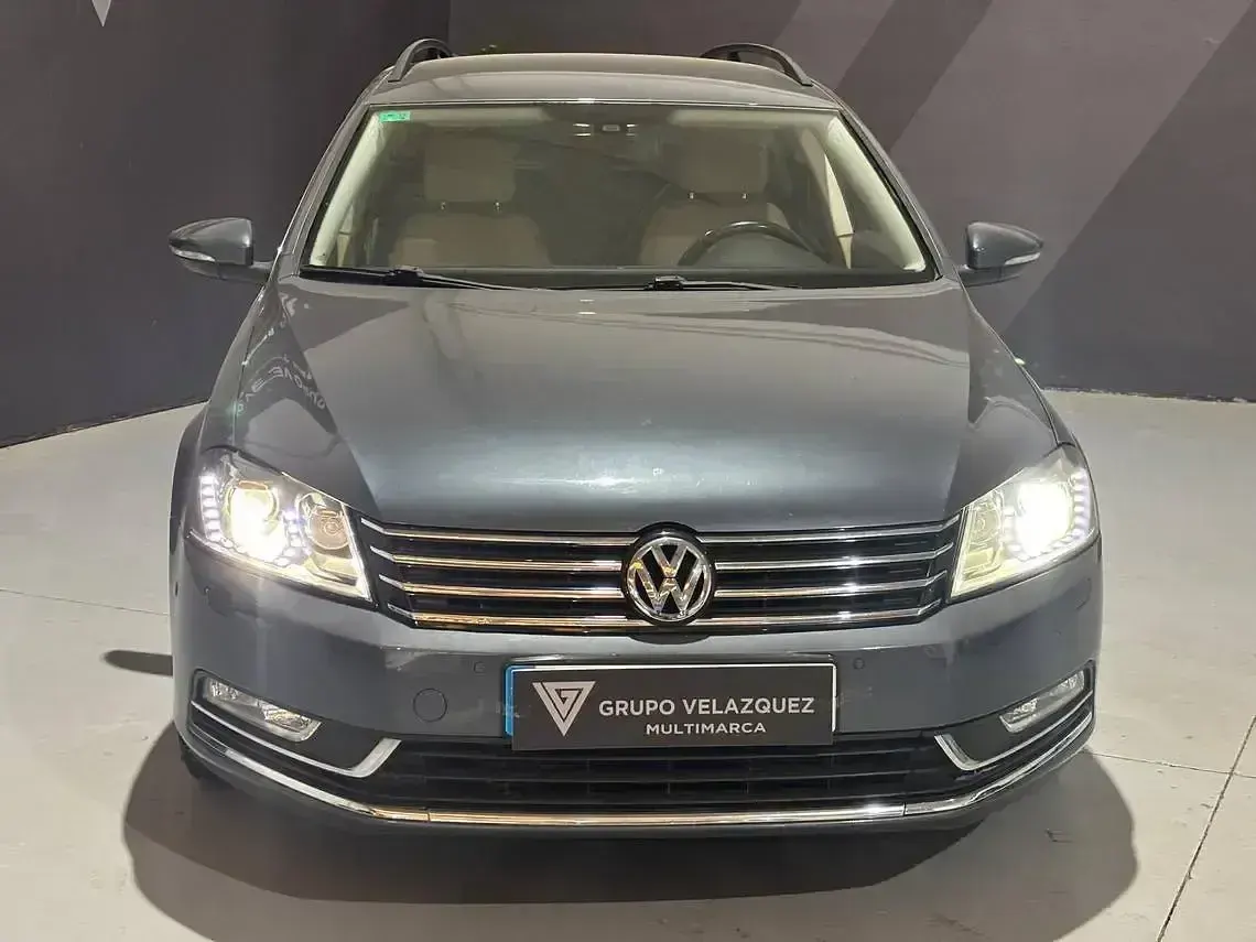 Usado VW Passat Advance 140 CV (102 kW) 2013 Gris / plata Familiar