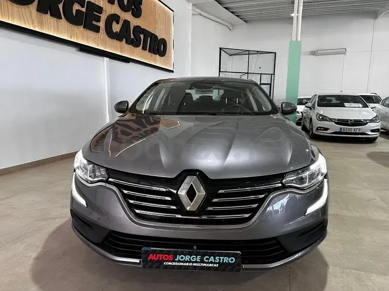 Usado Renault Talisman Business 120 CV (88 kW) 2021 Gris / plata Berlina