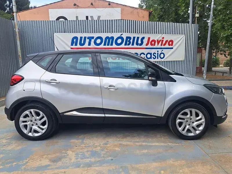 Usado Renault Captur Intens 90 CV (66 kW) 2014 Gris / plata SUV