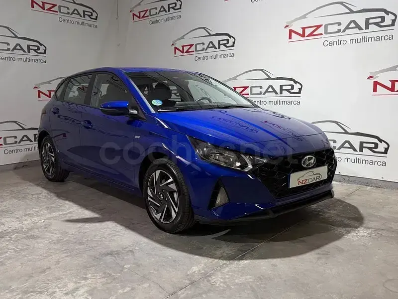 Usado Hyundai i20 100 CV (73 kW) 2023 Azul Utilitario