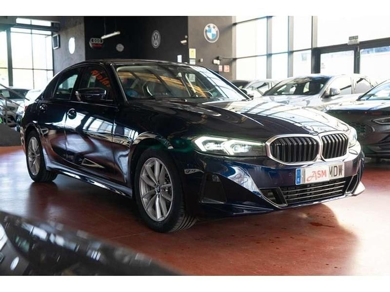 Usado BMW 330e Sport Line 292 CV (214 kW) 2023 Azul Berlina