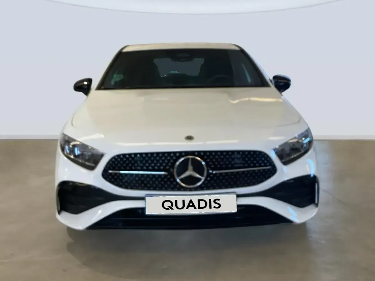 Usado Mercedes A180 116 CV (85 kW) 2025 Blanco Berlina