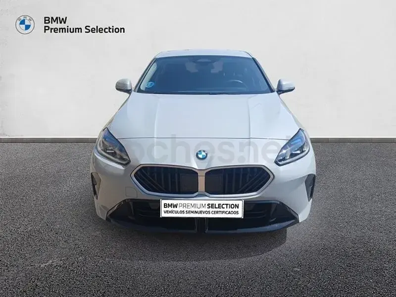 Usado BMW 120 Comfort Edition 170 CV (125 kW) 2025 Gris / plata Utilitario